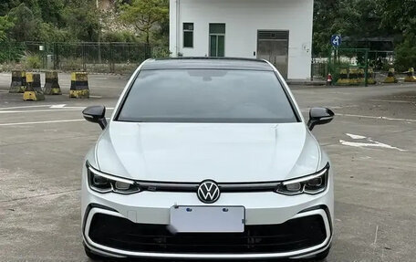 Volkswagen Golf VIII, 2023 год, 1 950 777 рублей, 1 фотография