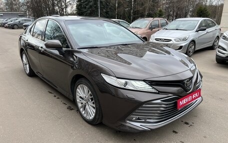 Toyota Camry, 2018 год, 3 050 000 рублей, 1 фотография