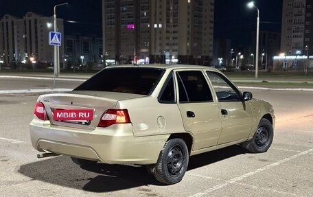 Daewoo Nexia I рестайлинг, 2011 год, 250 000 рублей, 2 фотография
