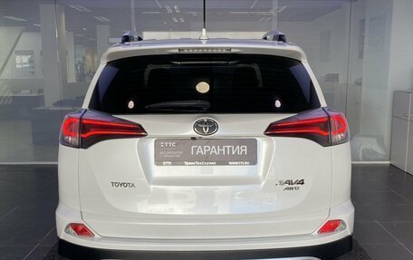 Toyota RAV4, 2018 год, 2 625 000 рублей, 7 фотография