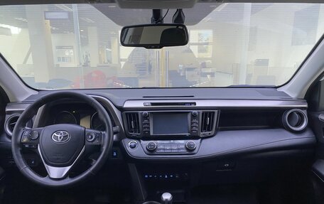 Toyota RAV4, 2018 год, 2 625 000 рублей, 17 фотография