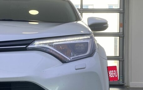Toyota RAV4, 2018 год, 2 625 000 рублей, 21 фотография