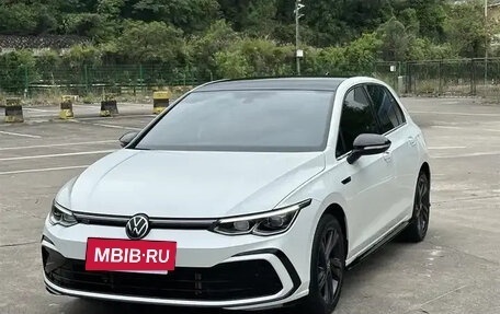 Volkswagen Golf VIII, 2023 год, 1 950 777 рублей, 3 фотография