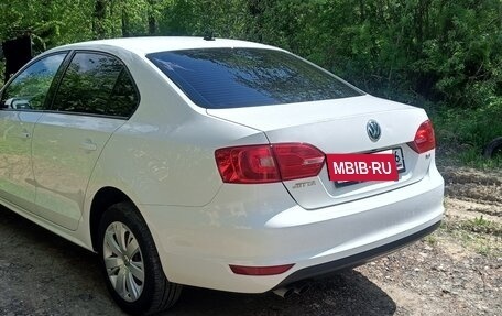 Volkswagen Jetta VI, 2013 год, 1 120 000 рублей, 3 фотография