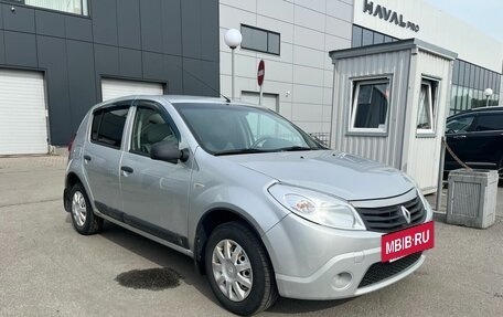 Renault Sandero I, 2013 год, 529 000 рублей, 2 фотография