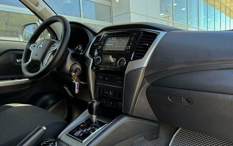 Mitsubishi L200 IV рестайлинг, 2020 год, 2 798 000 рублей, 6 фотография