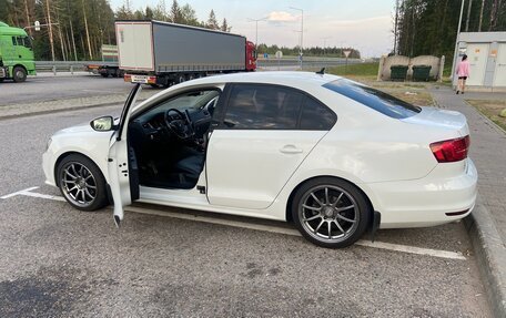 Volkswagen Jetta VI, 2016 год, 1 300 000 рублей, 2 фотография