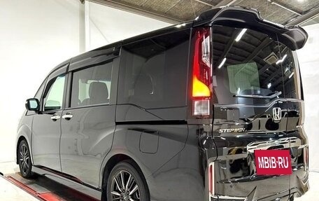 Honda Stepwgn IV, 2018 год, 1 793 000 рублей, 3 фотография