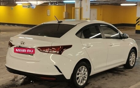 Hyundai Solaris II рестайлинг, 2021 год, 1 700 000 рублей, 8 фотография