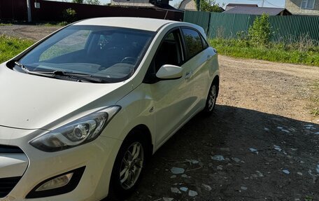 Hyundai i30 II рестайлинг, 2013 год, 900 000 рублей, 2 фотография