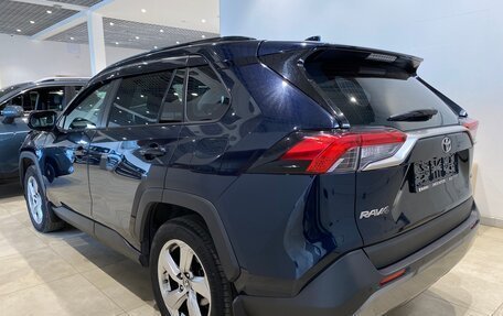 Toyota RAV4, 2020 год, 3 050 000 рублей, 5 фотография