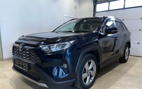 Toyota RAV4, 2020 год, 3 050 000 рублей, 3 фотография