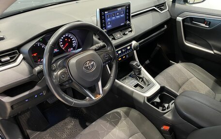 Toyota RAV4, 2020 год, 3 050 000 рублей, 8 фотография