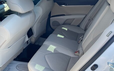 Toyota Camry, 2021 год, 3 300 000 рублей, 6 фотография