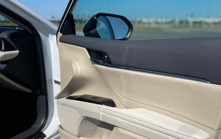 Toyota Camry, 2021 год, 3 300 000 рублей, 12 фотография