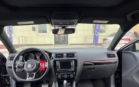 Volkswagen Jetta VI, 2017 год, 1 899 999 рублей, 14 фотография