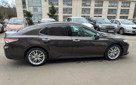 Toyota Camry, 2018 год, 3 050 000 рублей, 8 фотография