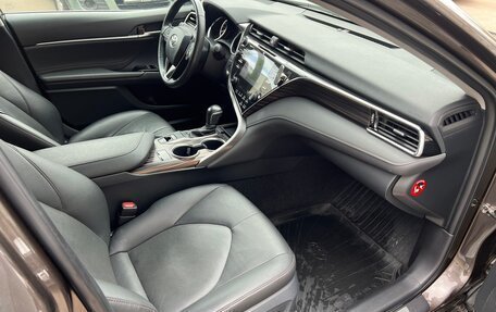 Toyota Camry, 2018 год, 3 050 000 рублей, 12 фотография