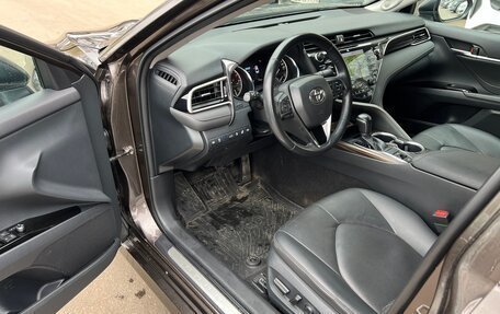 Toyota Camry, 2018 год, 3 050 000 рублей, 9 фотография