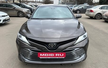 Toyota Camry, 2018 год, 3 050 000 рублей, 2 фотография