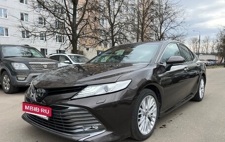 Toyota Camry, 2018 год, 3 050 000 рублей, 3 фотография