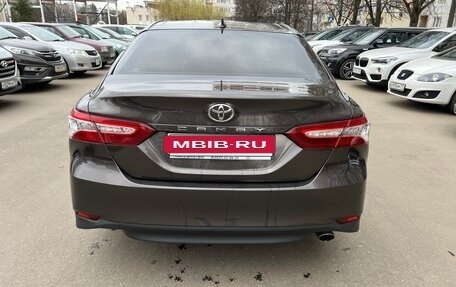 Toyota Camry, 2018 год, 3 050 000 рублей, 6 фотография