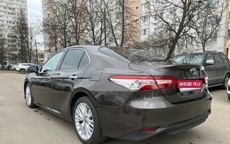 Toyota Camry, 2018 год, 3 050 000 рублей, 5 фотография