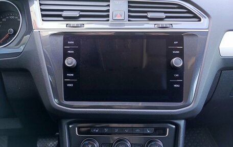 Volkswagen Tiguan II, 2018 год, 2 598 900 рублей, 15 фотография