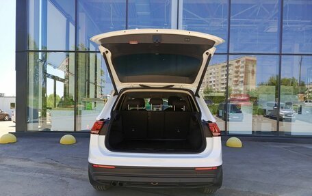 Volkswagen Tiguan II, 2018 год, 2 598 900 рублей, 10 фотография