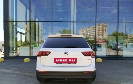 Volkswagen Tiguan II, 2018 год, 2 598 900 рублей, 6 фотография