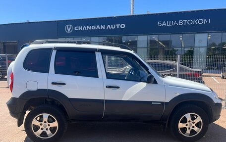 Chevrolet Niva I рестайлинг, 2015 год, 630 000 рублей, 4 фотография