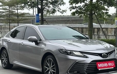 Toyota Camry, 2021 год, 2 600 000 рублей, 2 фотография