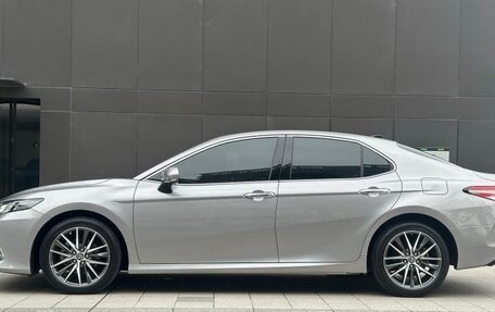 Toyota Camry, 2021 год, 2 600 000 рублей, 5 фотография