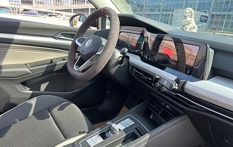 Volkswagen Golf VIII, 2021 год, 1 700 000 рублей, 11 фотография