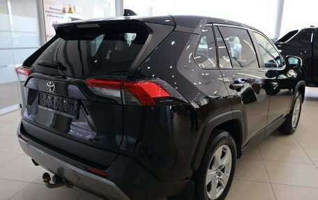 Toyota RAV4, 2021 год, 2 900 000 рублей, 3 фотография