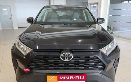 Toyota RAV4, 2021 год, 2 900 000 рублей, 2 фотография