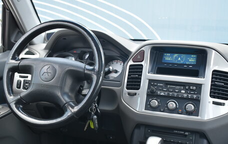 Mitsubishi Pajero III рестайлинг, 2005 год, 1 980 000 рублей, 15 фотография