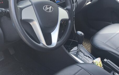 Hyundai Solaris II рестайлинг, 2011 год, 700 000 рублей, 7 фотография