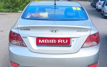 Hyundai Solaris II рестайлинг, 2011 год, 700 000 рублей, 3 фотография