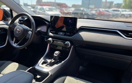 Toyota RAV4, 2024 год, 4 200 000 рублей, 6 фотография