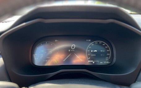 Toyota RAV4, 2024 год, 4 200 000 рублей, 29 фотография