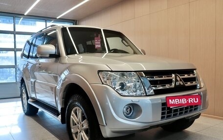 Mitsubishi Pajero IV, 2011 год, 1 999 000 рублей, 3 фотография