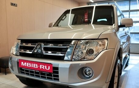 Mitsubishi Pajero IV, 2011 год, 1 999 000 рублей, 5 фотография