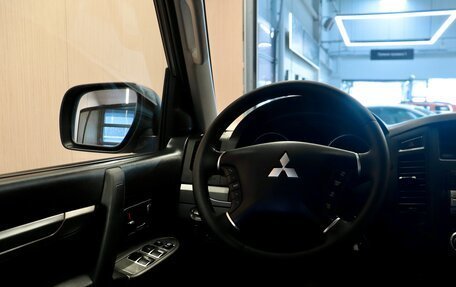 Mitsubishi Pajero IV, 2011 год, 1 999 000 рублей, 14 фотография