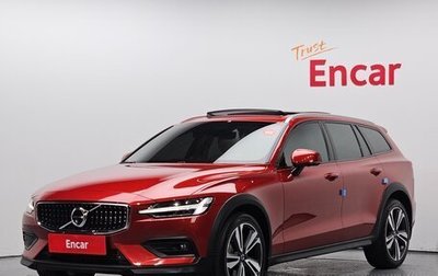 Volvo V60 Cross Country II, 2021 год, 3 353 000 рублей, 1 фотография