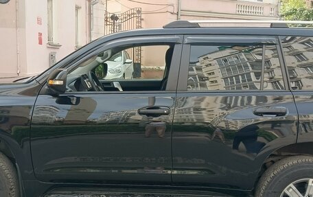 Toyota Land Cruiser Prado 150 рестайлинг 2, 2018 год, 5 000 000 рублей, 1 фотография