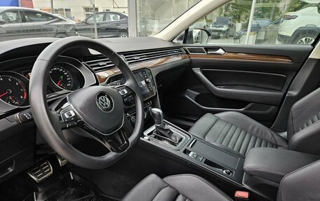 Volkswagen Passat B8 рестайлинг, 2019 год, 2 429 000 рублей, 10 фотография