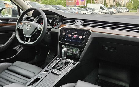 Volkswagen Passat B8 рестайлинг, 2019 год, 2 429 000 рублей, 9 фотография