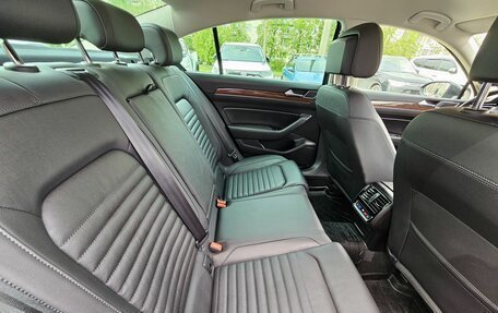 Volkswagen Passat B8 рестайлинг, 2019 год, 2 429 000 рублей, 11 фотография