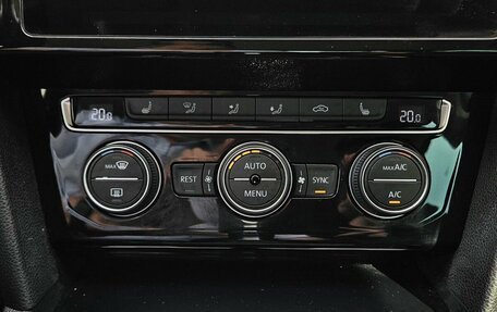 Volkswagen Passat B8 рестайлинг, 2019 год, 2 429 000 рублей, 17 фотография